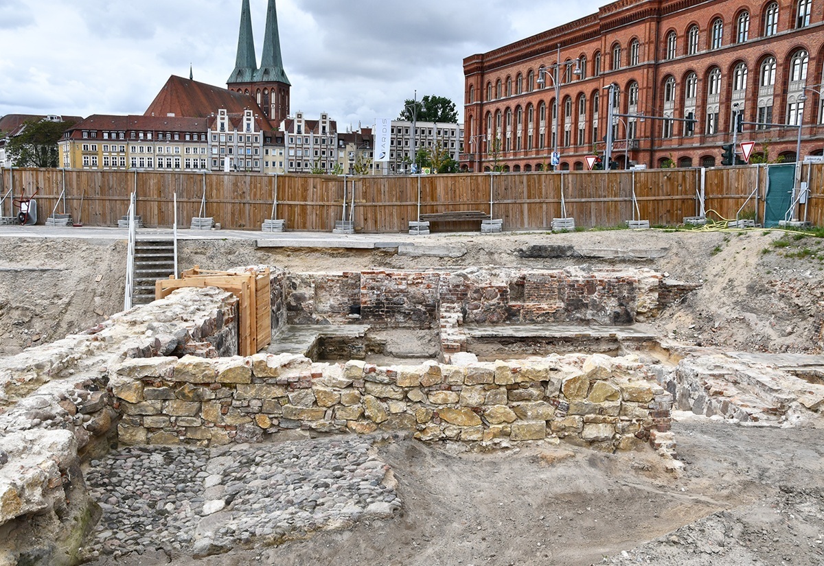 Mittelalterlicher Steinkeller am Berliner Molkenmarkt entdeckt