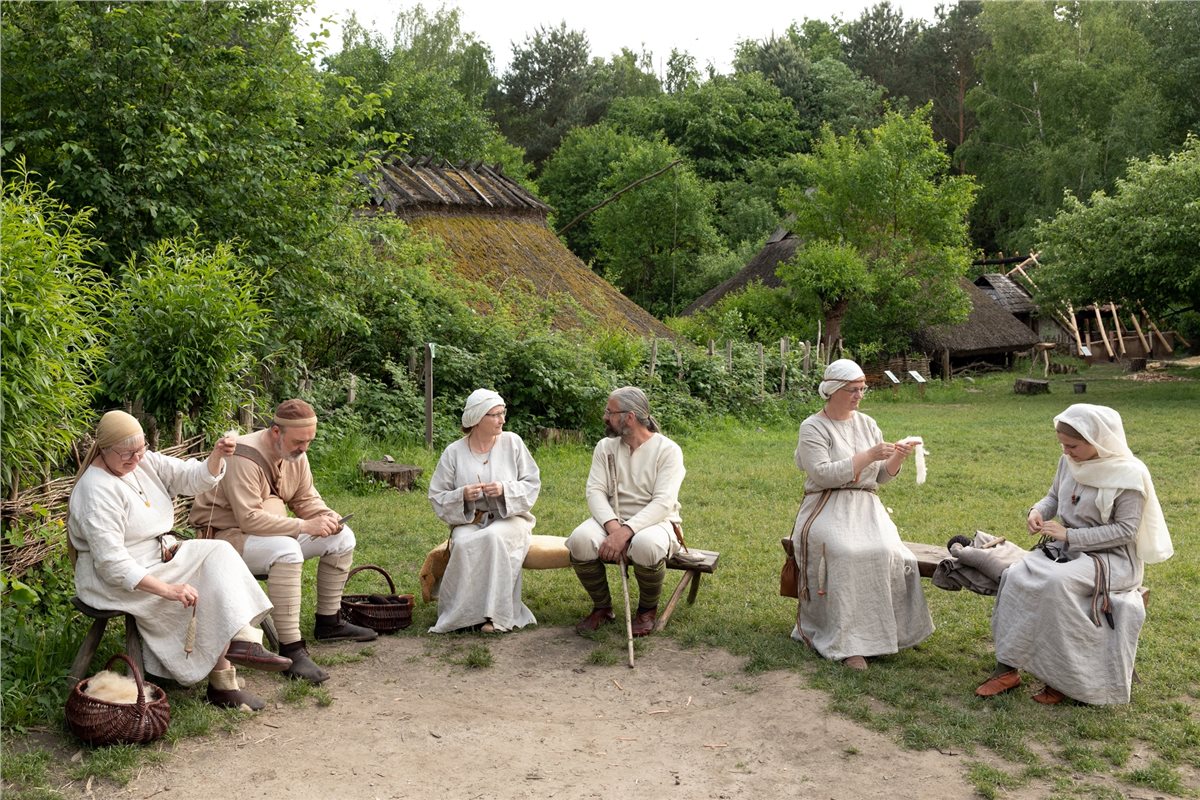 Leben wie im Mittelalter im Museumsdorf Düppel