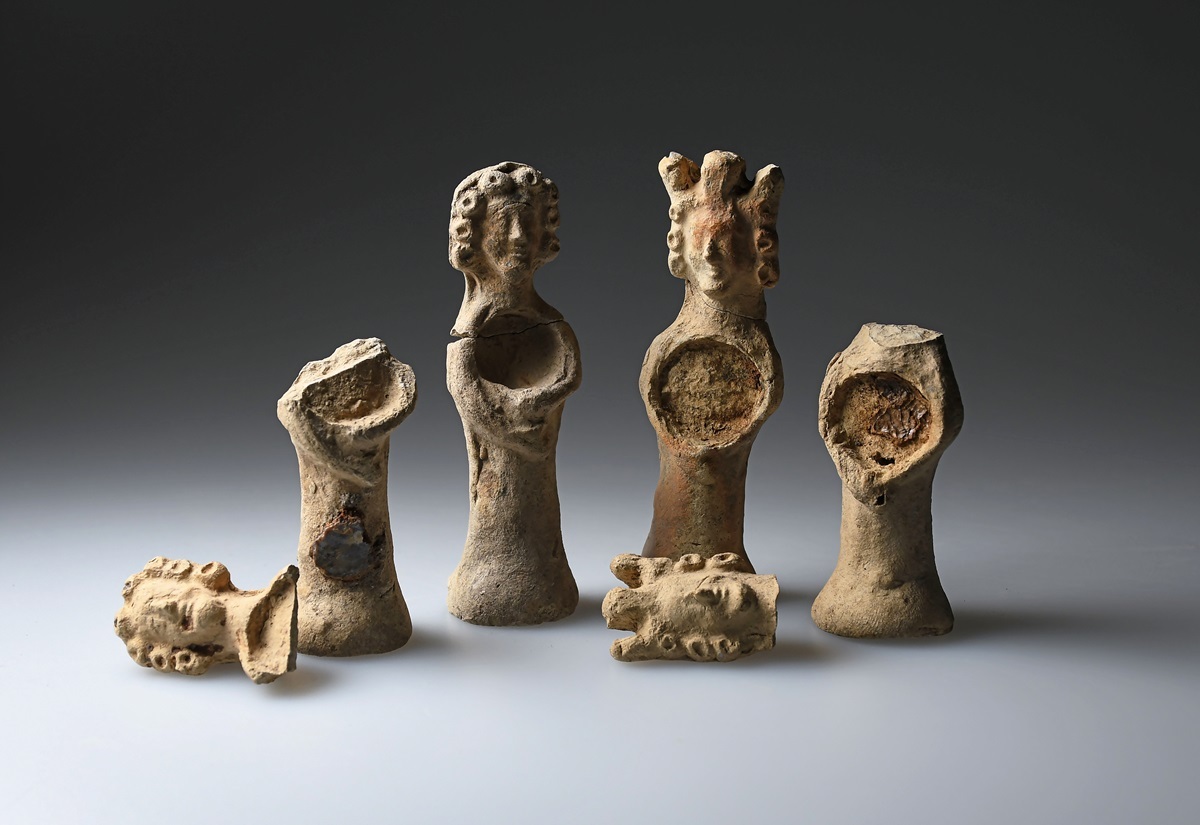 Depotfund weiblicher Keramikstatuetten aus dem 14. Jahrhundert Molkenmarkt Berlin