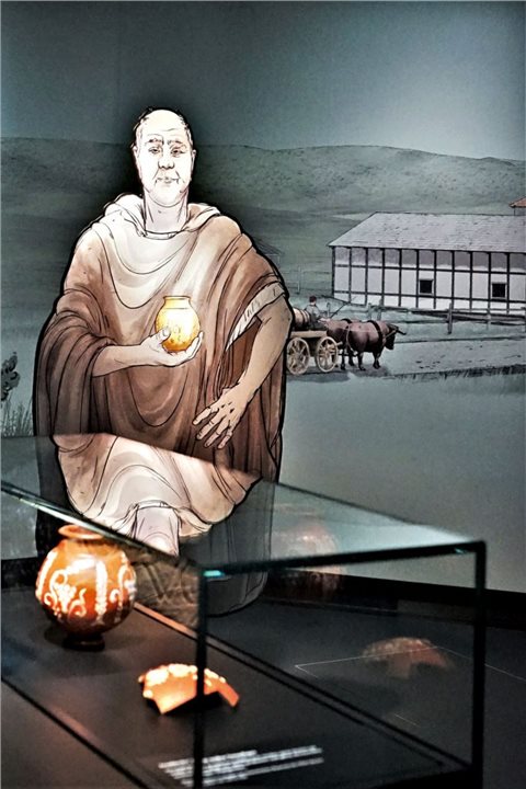 Lebensgroße Protagonisten erwecken den Alltag in der Grenzregion am Limes zum Leben.