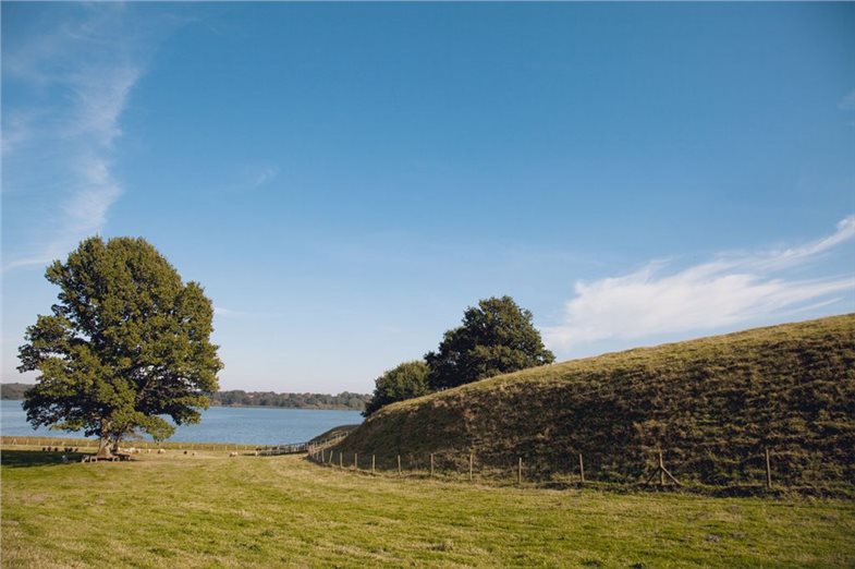 Die Befestigungen des Danewerks und von Haithabu lassen sich hervorragend zu Fuß oder mit dem Rad erkunden.