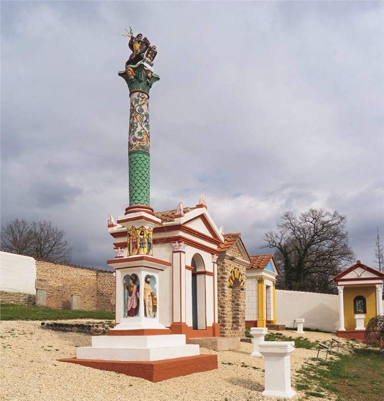 Blick auf den Tempelbezirk im Römischen Freilichtmuseum Hechingen-Stein.