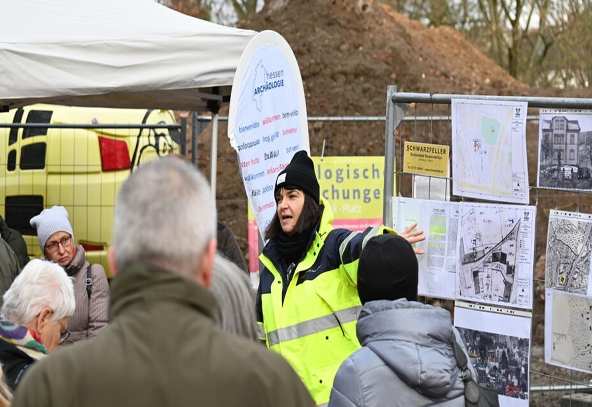 Tag der offenen Grabung in Kassel stieß auf großes öffentliches Interesse