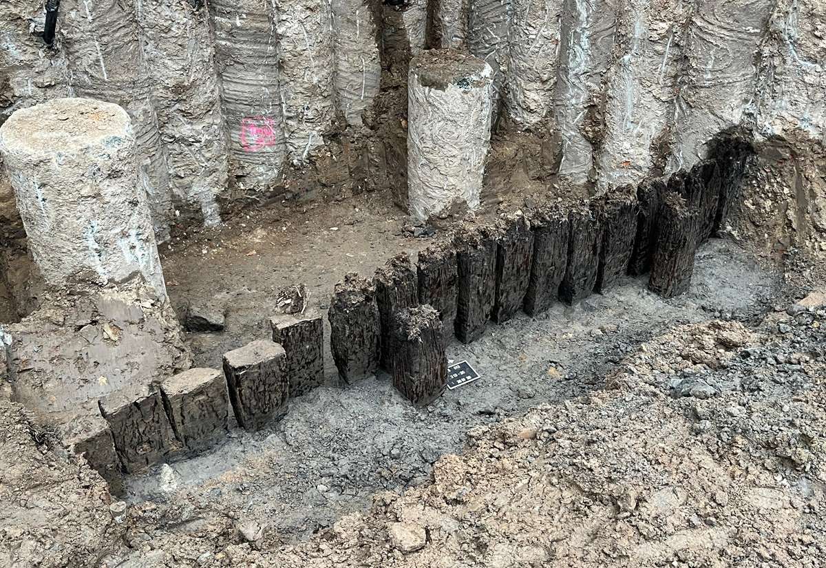 Unerwarteter Fund in Köln: Römerzeitliches Hafenufer unter dem neuen Wallraf-Richartz-Museum freigelegt