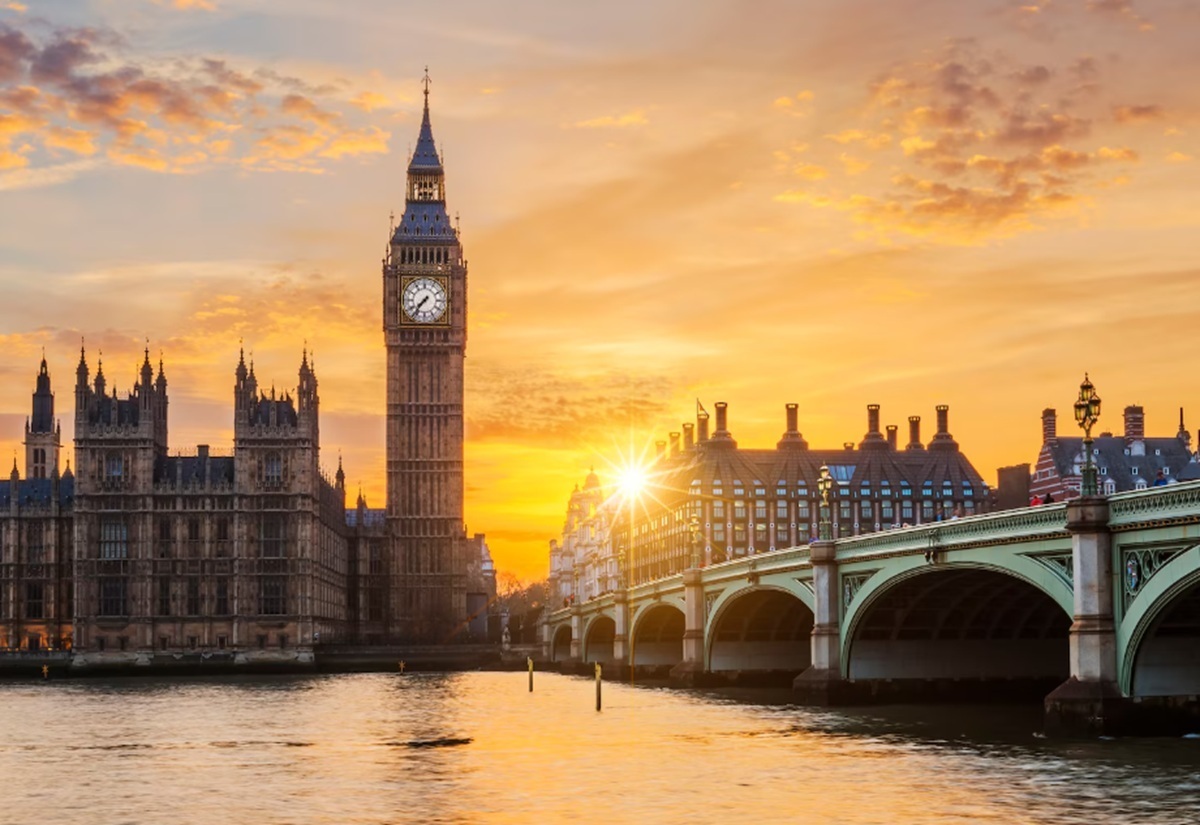 Weihnachtsshopping im mittelalterlichen London: Spielzeug, Schmuck und festliche Waren