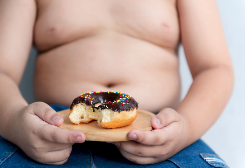 Gut genährt oder schon zu dick? Jedes siebte Kind in Deutschland ist übergewichtig!
