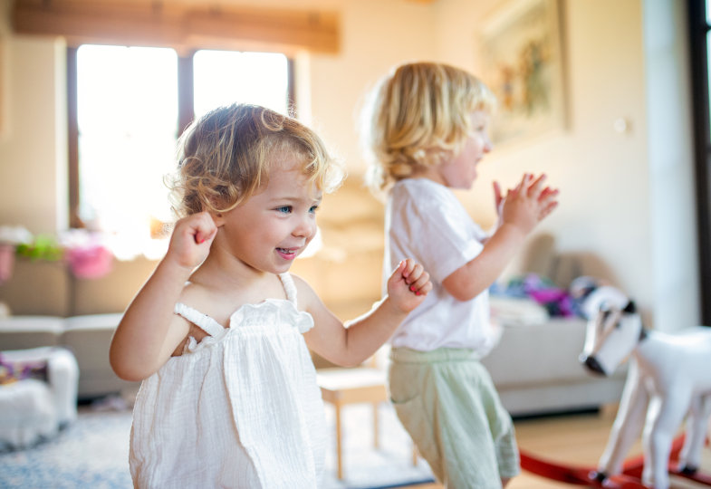 Auf was Sie zu Hause bei der Wahl der Kinderlieder für die kleinsten Aufmerksamkeit richten sollten